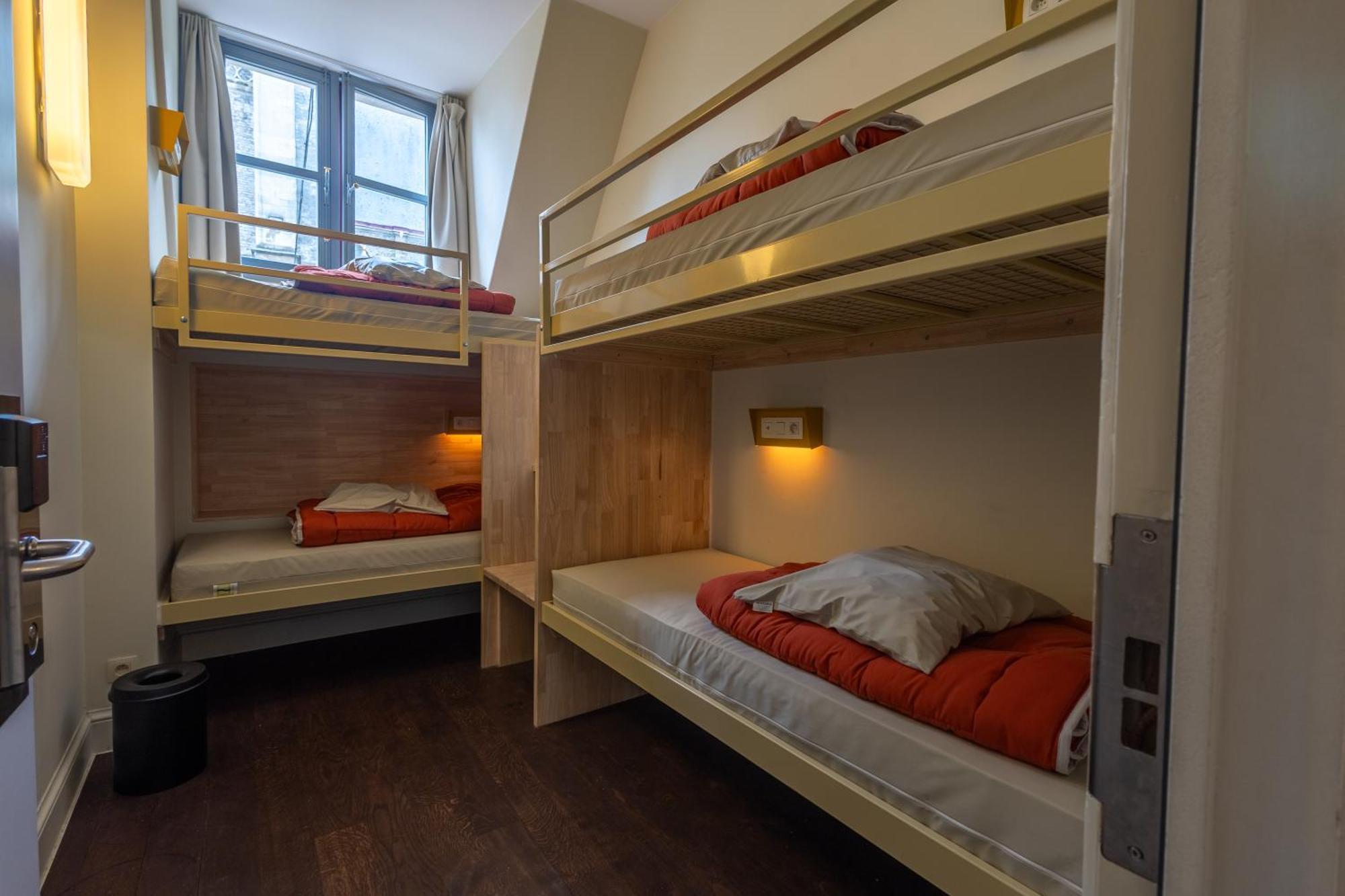 Kleines privates Zimmer mit 4 Betten